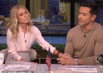 Mark Consuelos najavljuje smrt svog oca Saula dok emotivna Kelly Ripa dijeli dirljivu počast