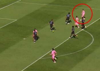 Messi, gol je remek djelo! Četiri čovjeka okolo, ali Leo zabija ovako