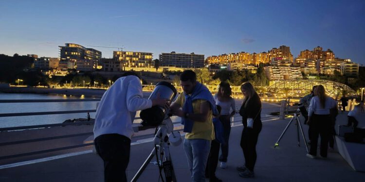 Na Žnjanu održano javno promatranje neba