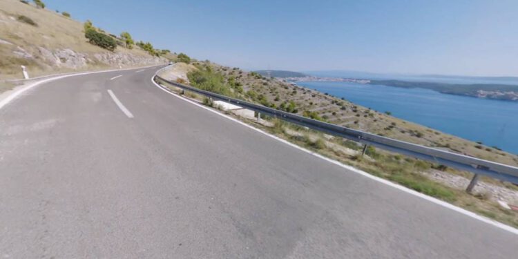 Na cesti kod Trogira poginula osoba