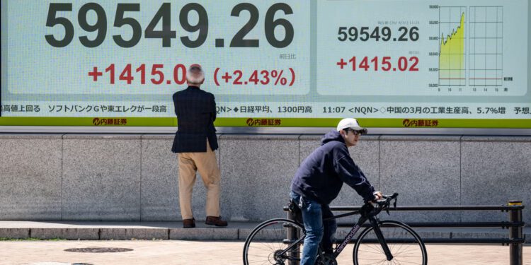 Nafta je pala ispod 95 dolara, a azijske dionice dosegnule su rekordne razine dok nade u mirovni sporazum s Iranom rastu