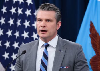 Najnoviji iransko-američki rat: Hegseth zahtijeva od Europe da ‘prestane razgovarati i uđe u čamac’ za otvaranje Hormuškog tjesnaca nakon Falklandske prijetnje