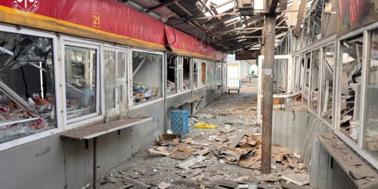 Najnoviji ukrajinsko-ruski rat: Napad dronom na tržište ubio pet jer se Zelenski boji da će izgubiti Trumpovu podršku zbog sukoba na Bliskom istoku