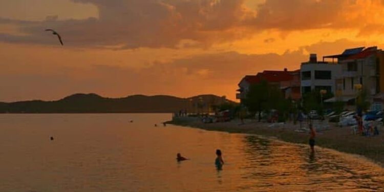 Ne želimo vaš PR, živimo u fekalijama dok vi gradite parkinge za moćnike!