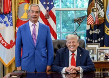 Nigel Farage priznaje da mjesecima nije razgovarao s Trumpom dok dovodi u pitanje predsjednikov sud o iranskom ratu