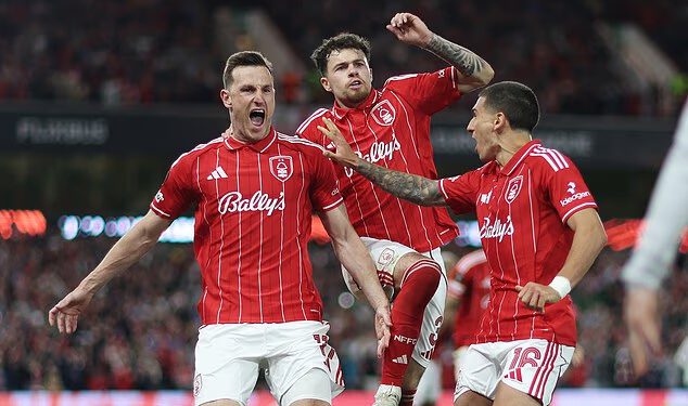 Nottingham Forest 1-0 Aston Villa: Domaćini stječu prednost u utakmici cijele Premier lige nakon kontroverznog dosuđivanja jedanaesteraca, ali igrači Unaija Emeryja bit će tiho uvjereni da još uvijek mogu doći do finala, piše TOM COLLOMOSSE