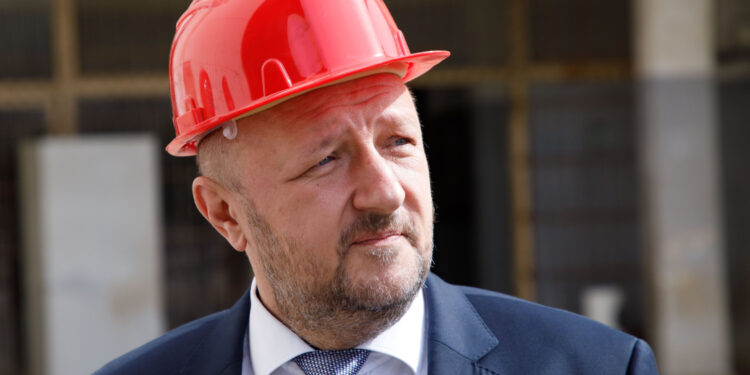 Nove teške optužbe na račun Tomislava Debeljaka: ‘Ne želi platiti što smo odradili, izvlači se na njih’