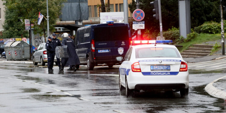 Nožem nasrnuo na Hrvaticu u Beogradu: Hitno je prebačena u bolnicu