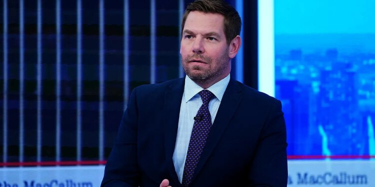 Odbor za etiku Doma istražuje Swalwella zbog tvrdnji o nedoličnom ponašanju dok pozivi na izbacivanje rastu