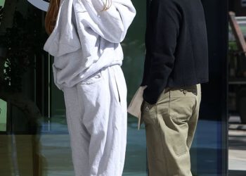 Olivia Attwood i Pete Wicks stavljaju taktilni zaslon dok uživaju u cigareti na koketnom spoju uz kavu – jer su viđeni zajedno prvi put otkako je otkrivena ‘tajna romansa’