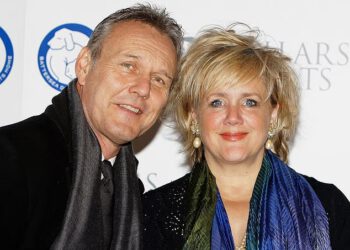 Otkriveno: uzrok smrti dugogodišnjeg partnera zvijezde Ted Lasso Antonyja Heada nakon što je preminula ‘bez upozorenja’ – 37 godina njihove veze