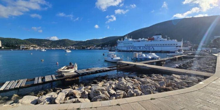 PRILOVO Radovi na uređenju obalnog područja i izgradnji gata idu prema planu