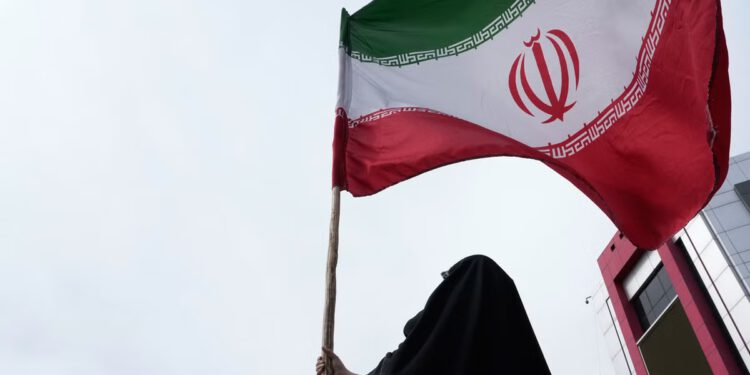 Pakistan žuri spasiti pregovore između SAD-a i Irana nakon što je Trump zadržao izaslanike kod kuće