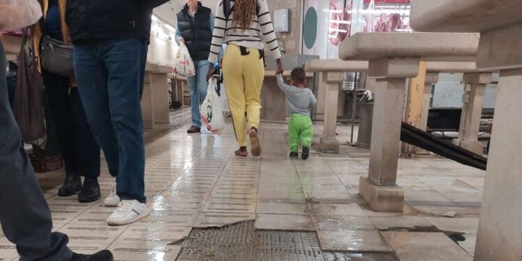 Pala na tržnici Plokite pa tužila Banovinu: Lom palca naplatila dvije tisuće eura