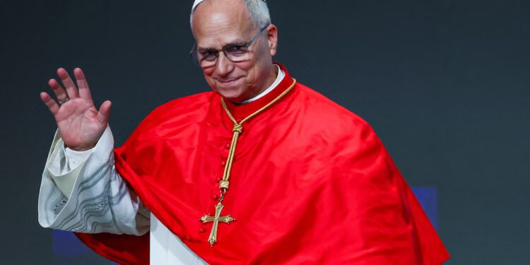 Papa Leo uzvratio oštrim odgovorom nakon što ga je Trump divljao i predstavljao se kao Isus Krist: ‘Bez straha’