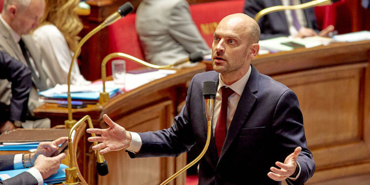 Pariz optužuje desničarske gradonačelnike za izdaju EU — RT World News