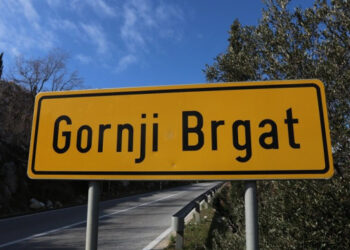 Pijani vozač se kretao suprotnom trakom na kružnom toku na Brgatu, vrludao po cesti