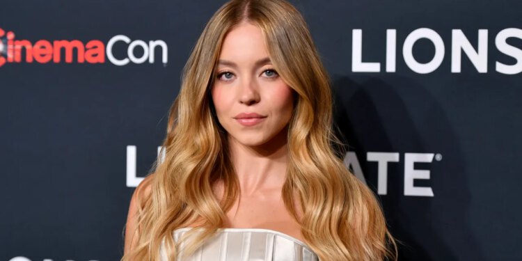Planirani Sydney Sweeney Cameo navodno je izrezan iz filma Vrag nosi Pradu 2