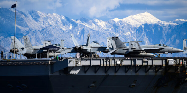 Ploveća opasnost za hrvatski turizam: Pogledajte što se događa zbog dolaska USS Gerald Forda u Split