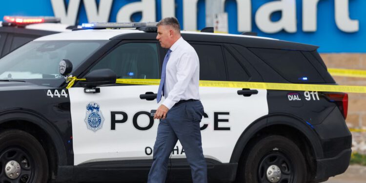 Policija je ubila ženu nakon što je izrezala dijete u pokušaju otmice u Walmartu