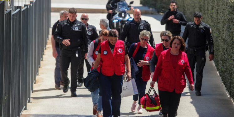Policija lovi 89-godišnjeg napadača nakon nekoliko ranjenih u pucnjavi u Ateni