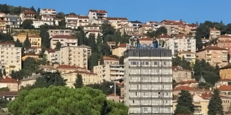 Porez na nekretnine u skladu s Ustavom, odbijene sve tužbe