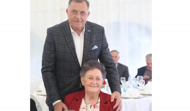 Preminula majka Milorada Dodika: ‘Zbogom, majko, bila si moja snaga i utjeha’