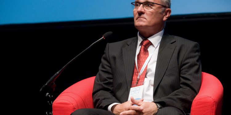 Preminuo poznati profesor i geopolitički analitičar Vlatko Cvrtila