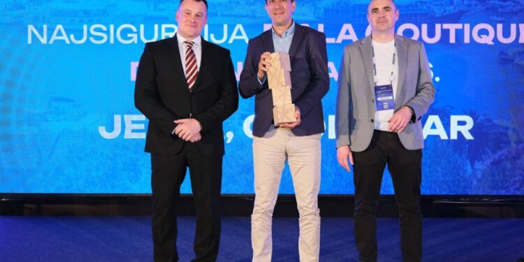 Prestižno priznanje za Jelsu: Proglašena najsigurnijom boutique destinacijom u Hrvatskoj za 2026. godinu