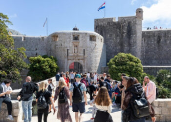 Proljeće u Dubrovniku: Grad je danas bio pun turista (FOTO)