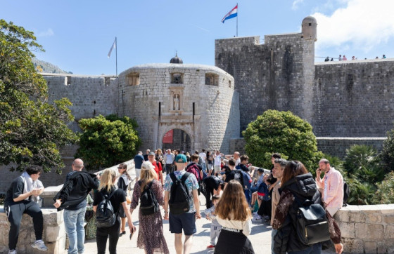 Proljeće u Dubrovniku: Grad je danas bio pun turista (FOTO)