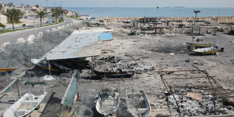 Promet i strepnja u Perzijskom zaljevu mogli bi spriječiti brzi pad cijena benzina