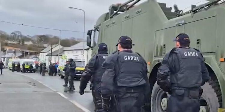 Prosvjedi za gorivo u Irskoj: prosvjednici su oslobođeni dok su cisterne s gorivom ponovno dobile pristup rafineriji nafte