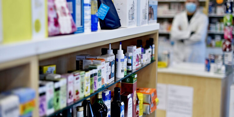 Provjerite svoje ormariće: Povlači se mast za oči, otkriven ozbiljan propust