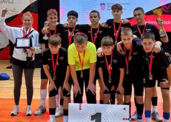 “Prvaci Hrvatske, a nitko ih nije primio”. Majka splitskog učenika apelira na Grad i Županiju da nagrade zlatne Mejaše