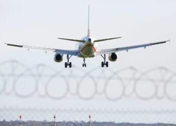 Putnici doživjeli veliku neugodnost: Niskobudžetna aviokompanija naknadno naplatila poskupljenje goriva