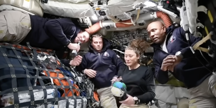 Putuju prema mjesecu, a krenuli problemi s WC-om: Prvo su osjetili smrad