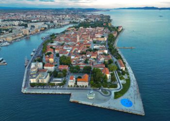 Radovi na sustavu odvodnje na zadarskoj rivi