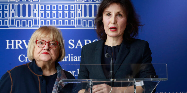 Raspao se klub Dalije Orešković i Anke Mrak Taritaš: Otkrile kako će nastaviti djelovati