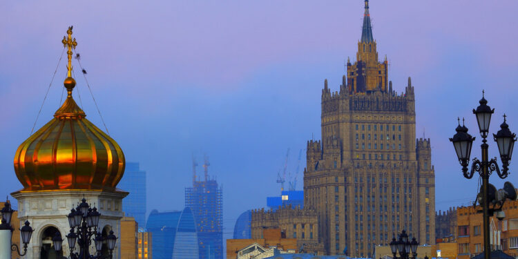 Rusija osuđuje američko-izraelsku ‘ilegalnu i ničim izazvanu agresiju’ protiv Irana — RT Rusija i bivši Sovjetski Savez