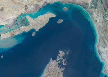 SAD kaže da je iranska trgovina kroz Hormuški tjesnac potpuno zaustavljena — RT World News