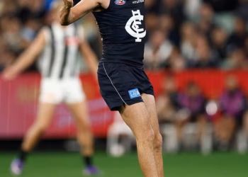 Šef Carltona prekinuo šutnju o čudnom ponašanju Elijaha Hollandsa na terenu i osvrnuo se na glasine: ‘Nisam ništa čuo’