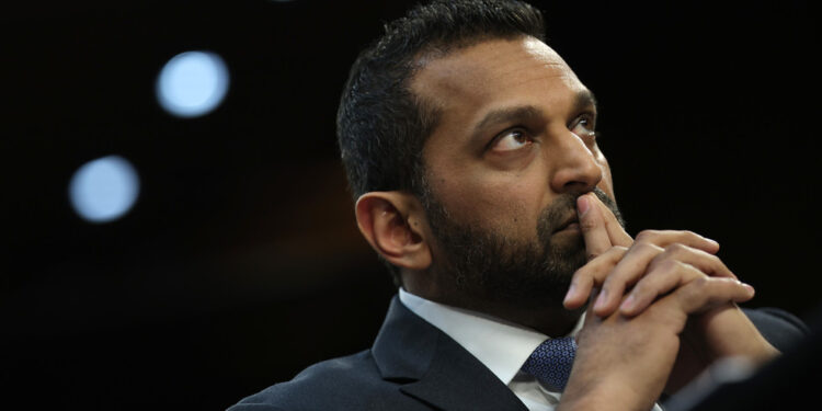 Šef FBI-a prijeti da će tužiti The Atlantic zbog izvješća o njegovom opijanju — RT World News