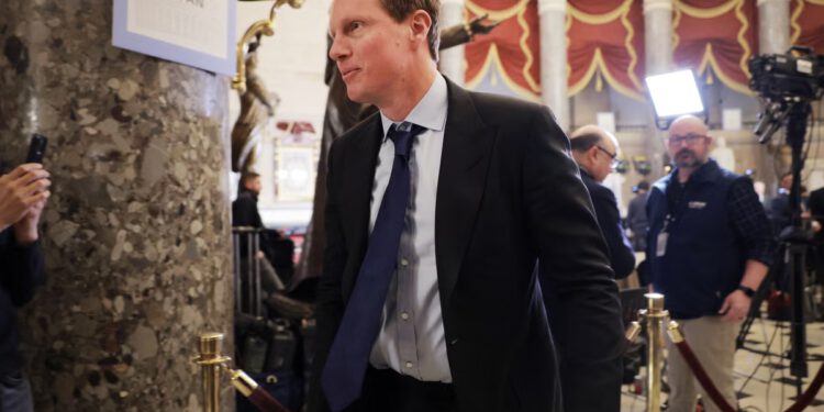 Šef Paramounta David Ellison organizirat će večeru u čast Trumpa dok čeka federalno odobrenje za kupnju CNN-a: izvješće