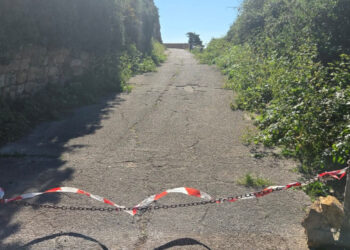 Šetnica prema Orsuli u lošem stanju: Zona za pješake više to nije (FOTO)