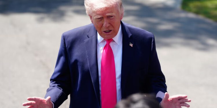 ‘Siguran sam da je Papa sjajan tip’: Trump inzistira da ne ratuje s Leom, ali onda širi laž o katoličkom vođi