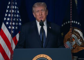 Smijenjen čelnik kopnene vojske, Trump ‘bocnuo’ Izrealce, tvrdi da ga slušaju