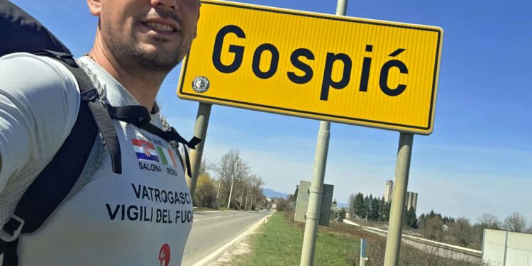 Solinski vatrogasac pješice iz Solina krenuo prema Rimu