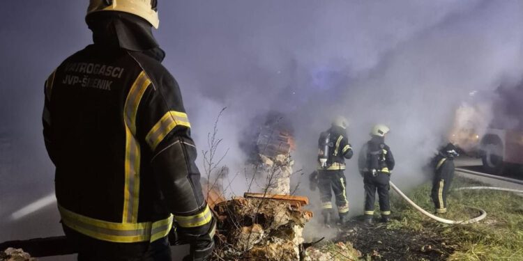 Spaljivanjem biljnog otpada na šibenskom području izazvali više požara!