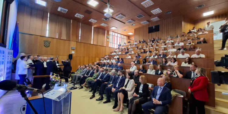 Splitski KBC slavi svoj dan, a za tu prigodu u Split je stigla i ministrica Hrstić. Otkrila u što će se ulagati i što je najveći izazov